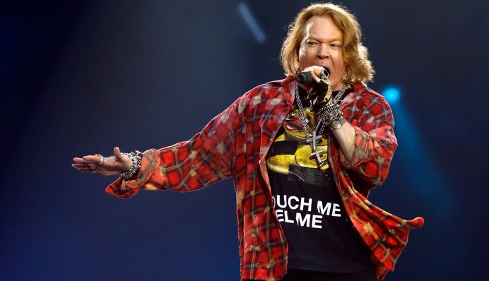 Солист легендарной рок-группы серьезно болен