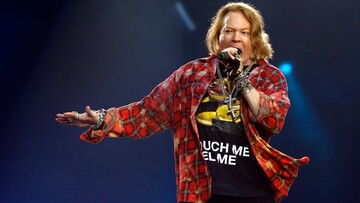 Солист легендарной рок-группы серьезно болен