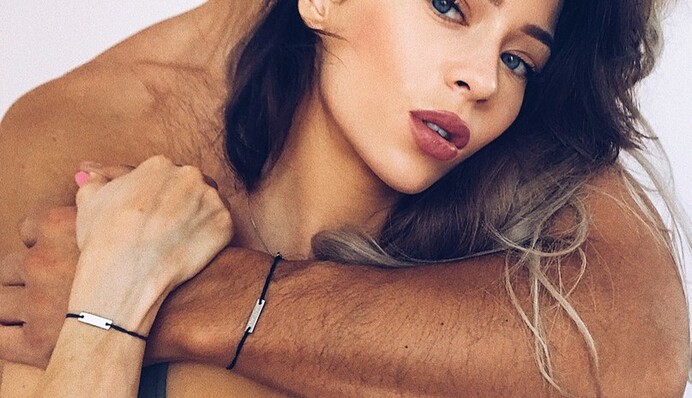 Знаменитая модель сделала фото с мертвым сыном