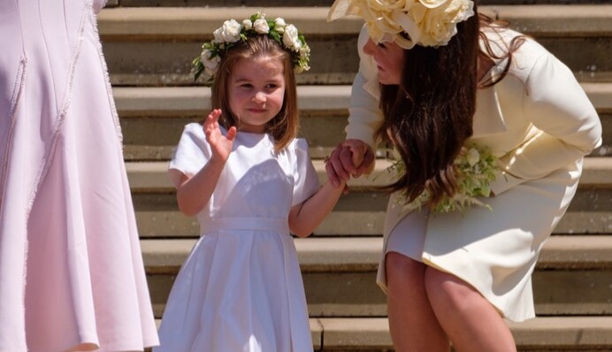 Платье дочери на свадьбе принца Гарри и Меган Маркл довело Кейт Миддлтон до слез