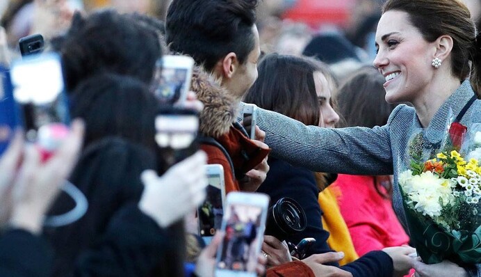 Кейт Миддлтон появилась на публике с бантом за 10 долларов