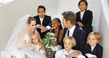 Развод Джоли и Питта откладывается: названа причина