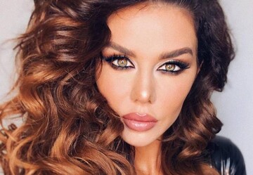 Седокова сверкнула грудью на концерте в Киеве