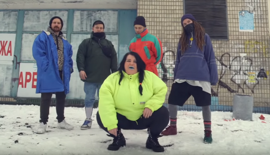 Украинская воспитательница взорвала сеть новым рэп-клипом