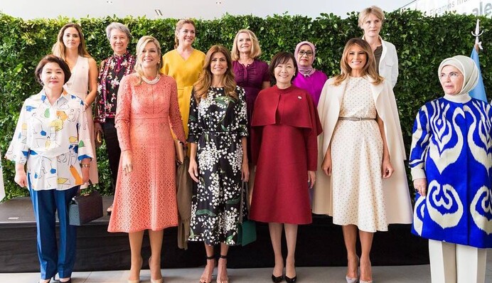 В дорогих платьях от Dior и Gucci: три образа Мелании Трамп на саммите G20