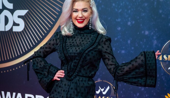 Что должно быть в косметичке зимой: ТОП-3 must-have от ведущей 