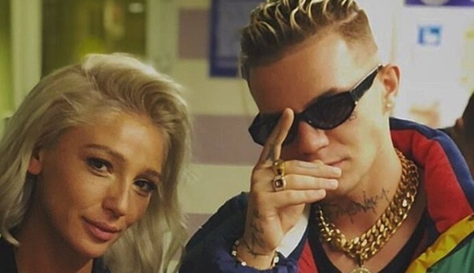 Ведущая шоу 