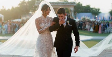 Приянка Чопра и Ник Джонас поженились: три роскошных образа актрисы на свадьбе