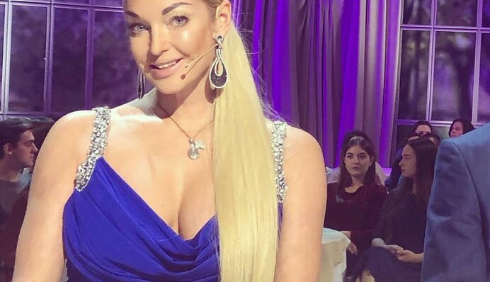 Наши отношения проверены временем: Волочкова заинтриговала свадьбой с Басковым