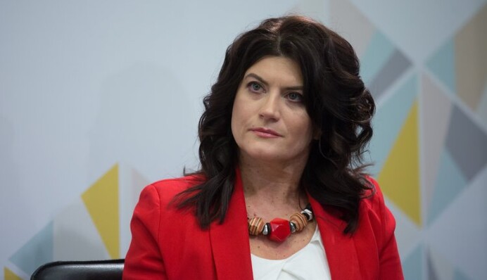 Власть нашла способ за счет других отбелить свою репутацию - писательница