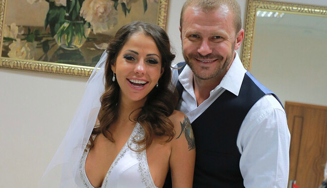 Известная актриса фильмов для взрослых развелась с четвертым мужем