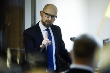 Яценюк юлит: какое будущее готовит "Народному фронту" его лидер