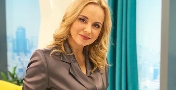 Лилия Ребрик похвасталась стройными ножками в мини за 2500 гривен