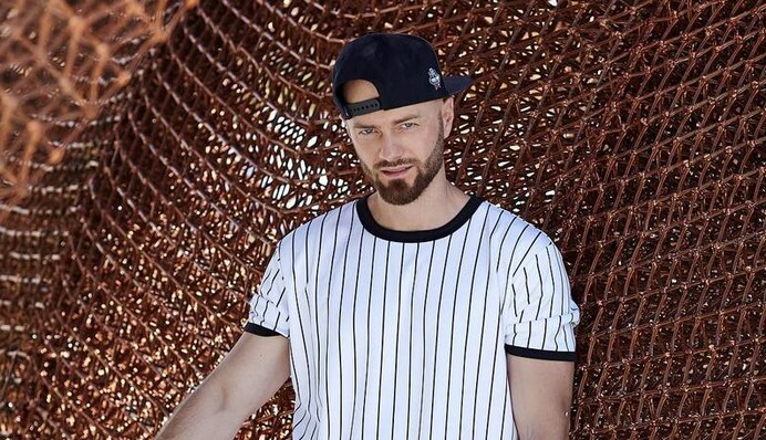 Влад Яма объяснил, почему скрывает лицо сына