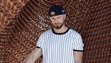 Влад Яма объяснил, почему скрывает лицо сына