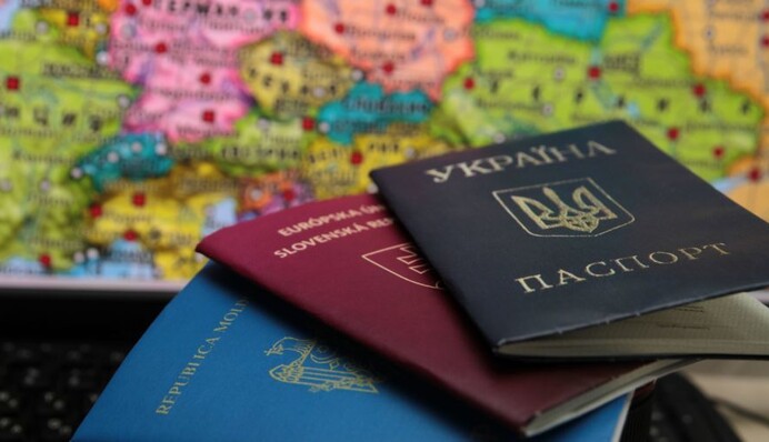 Двойное гражданство или паспортное крепостничество: куда идет Украина