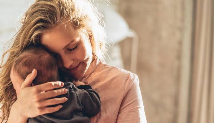 Шоптенко умилила поклонников нежным фото с полугодовалым сыном