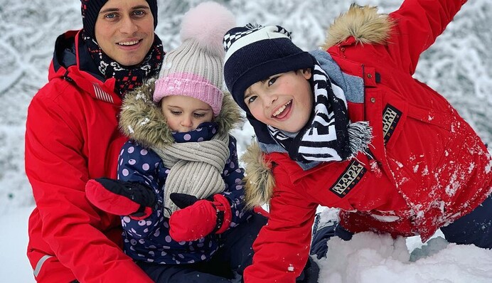 Санки, снежный ангел и улыбки: как украинские звезды веселятся зимой