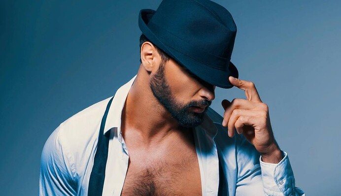 Немного обнаженки: Козловский блеснул голым торсом