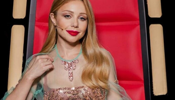 Тина Кароль вышла в свет в романтичном платье за 300 евро