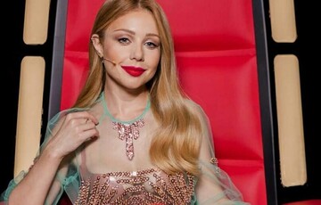 Тина Кароль вышла в свет в романтичном платье за 300 евро