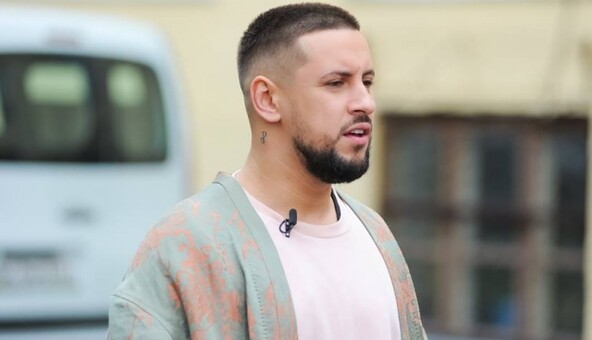 Просто яд: MONATIK порадовал поклонников новой зажигательной песней