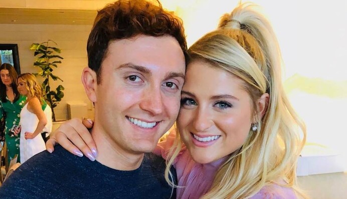 Известная певица сыграла свадьбу со звездой фильма 