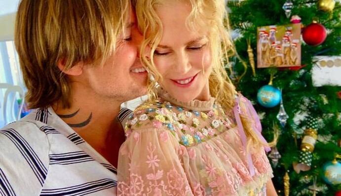 Как голливудские звезды праздновали Рождество: яркие фото