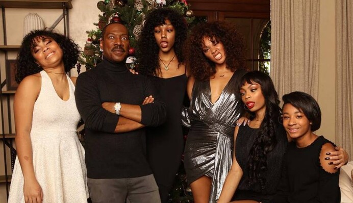 Эдди Мерфи впервые отметил Рождество с десятью детьми