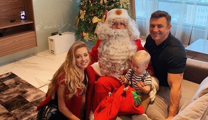 В Карпатах, дома, на работе: как украинские звезды встретили Новый год