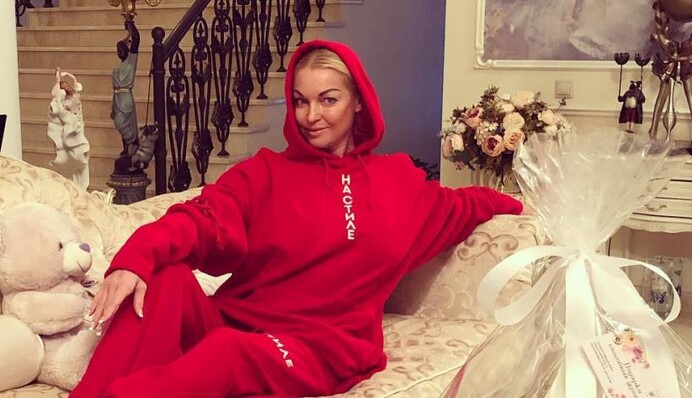 Одна пошлость: Волочкова оскандалилась на Мальдивах