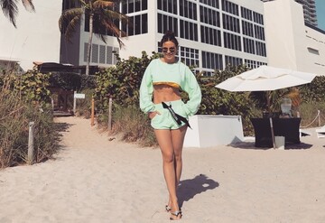 Ани Лорак уехала в Майами к Подкопаевой