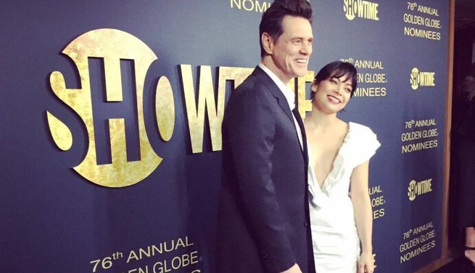 Больше не одинок: Джим Керри встречается с актрисой на 22 года младше его