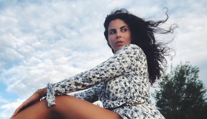 Купальник портит фигуру: Настя Каменских смутила фото с отдыха