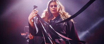 Солистка группы KAZKA призналась, что влюблена