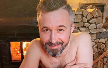 Голые в снегу: украинский певец показал эротическое фото с женой