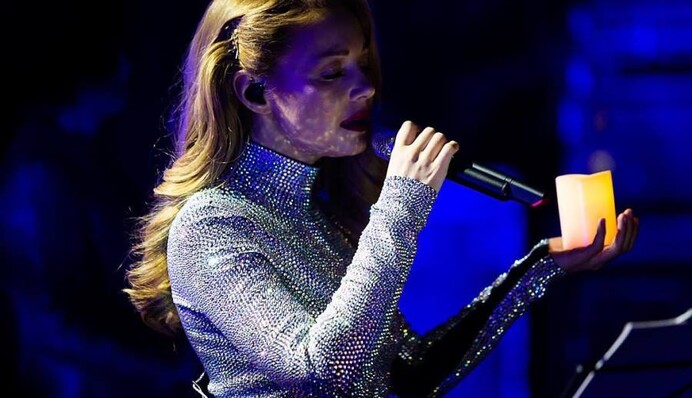 В роскошных нарядах от украинских дизайнеров: Тина Кароль произвела фурор во Львове