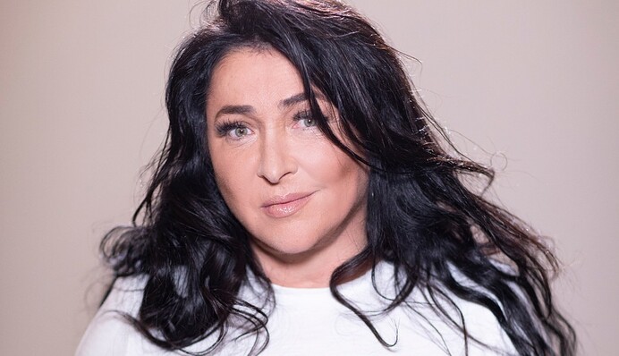 На скандальную российскую певицу подали в суд за коммунальные долги