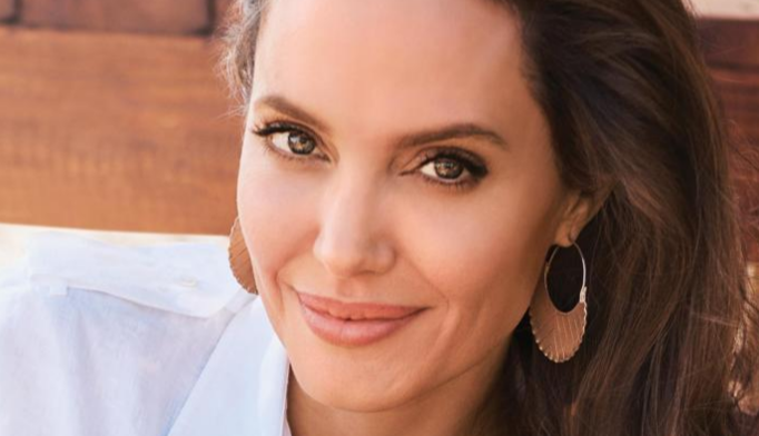 Сын Джоли отказывается жить с матерью