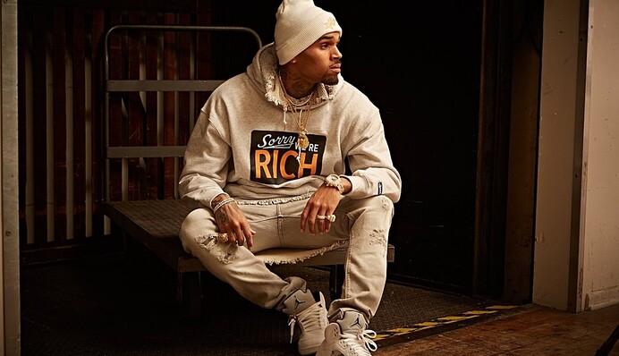 Известный певец арестован по подозрению в групповом изнасиловании