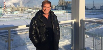 Известный российский артист признался, что теряет зрение