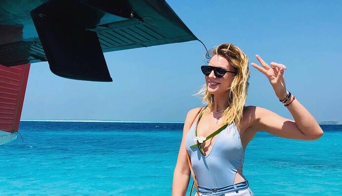 Леся Никитюк в бикини показала роскошную виллу у океана