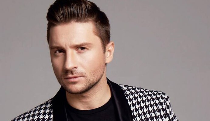 Еще один российский певец стал жертвой мошенников