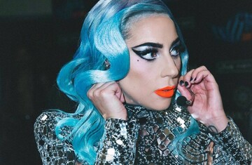 Битва декольте: Леди Гага, Кэтрин Зета-Джонс и Марго Робби восхитили откровенными образами