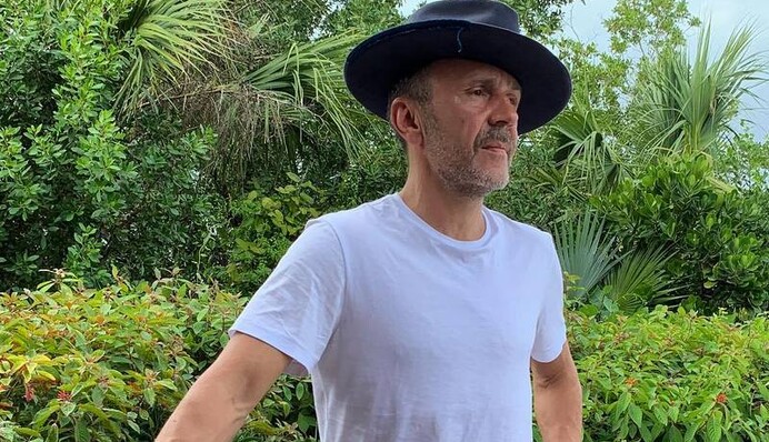 Представил родину достойно: Шнуров высмеял в стихах прославившего Россию порноактера