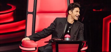 Трогательно обнимает: продюсер 