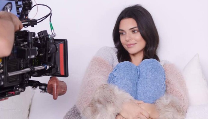 Известная супермодель полностью разделась для Vogue