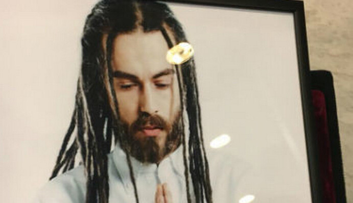 Появились новые фото прощания с Децлом