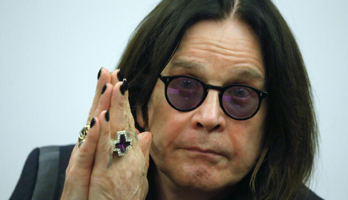 Легендарный рок-музыкант госпитализирован с осложнениями