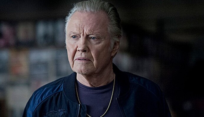 Отец  Джоли рассказал об отношениях дочери с Питтом